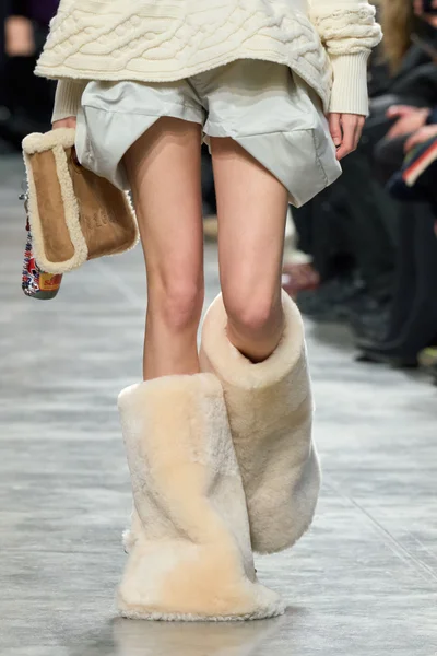 Look 48